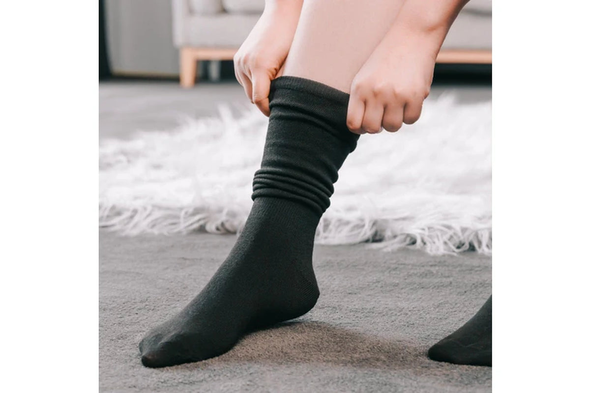 2 Pairs of Miracle Compression Socks - Medium