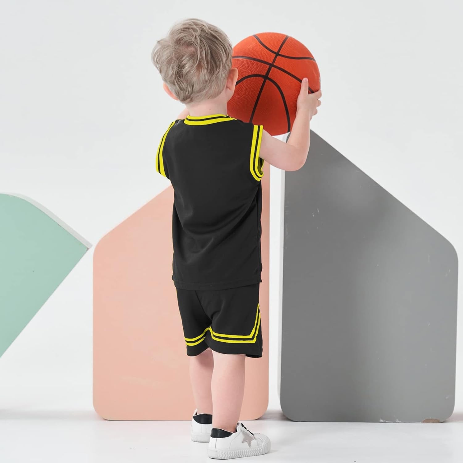 Kids Sports Shorts Sets Boys Jerseys Tracksuit 2 Piece Basketball Performance Tank Top and Mesh Shorts Set