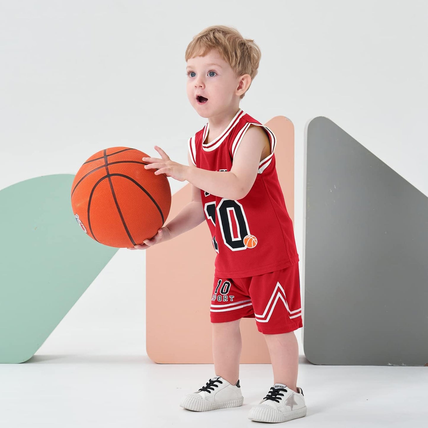 Kids Sports Shorts Sets Boys Jerseys Tracksuit 2 Piece Basketball Performance Tank Top and Mesh Shorts Set